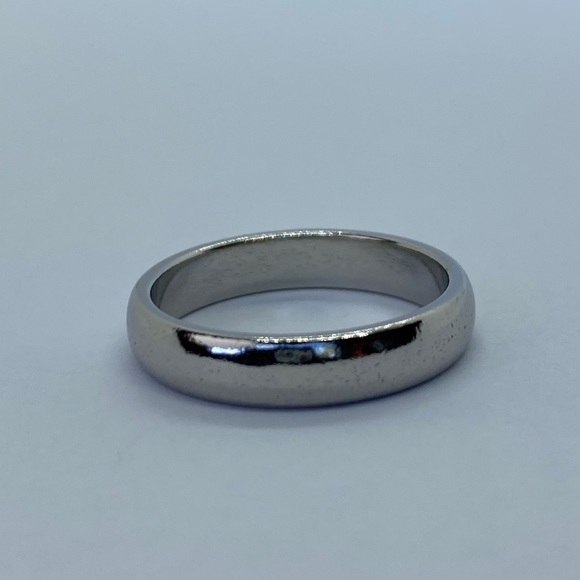 AUTH Tiffany & Co platinum wedding band - Picture 6 of 12